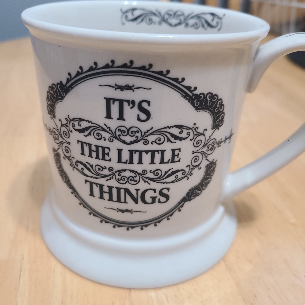 Creative Co-Op "IT'S THE LITTLE THINGS" Coffee/Tea  16oz MUG
